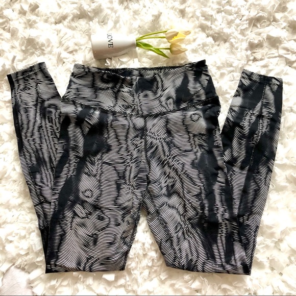 Nike Pants - Nike Work Out Leggings Black Ivory Print Sz S